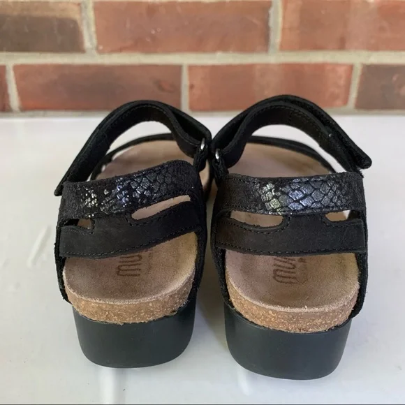 Munro Women’s Summer Black Leather Low Heel Sandals Shoes US 7.5 SS Narrow Width - Picture 10 of 10